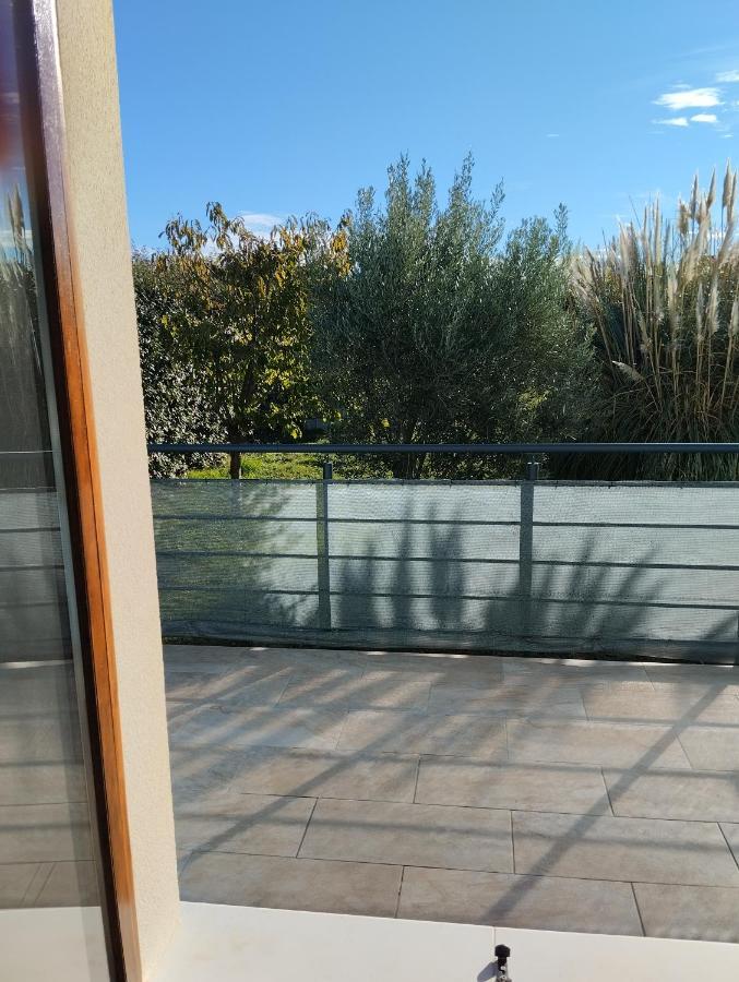 Studio Pont Du Gard Sernhac Exteriör bild